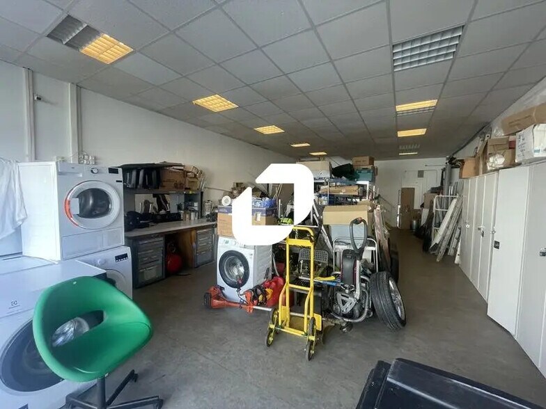 Local d’activités dans Bordeaux à louer - Photo de l’immeuble – Image 1 sur 7