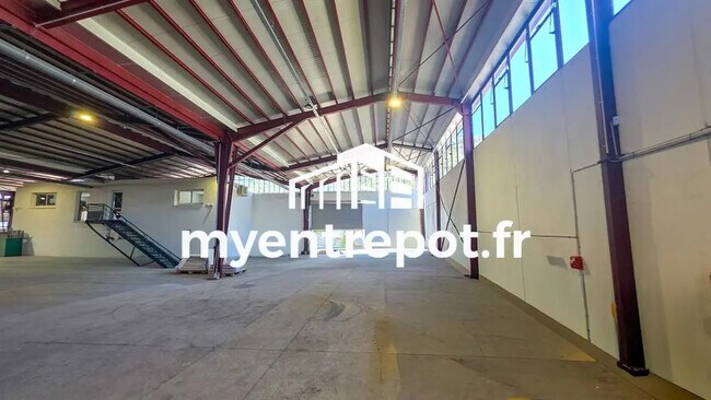 Plus de détails pour Avenue De La Fleuride, Aubagne - Local d'activités à louer