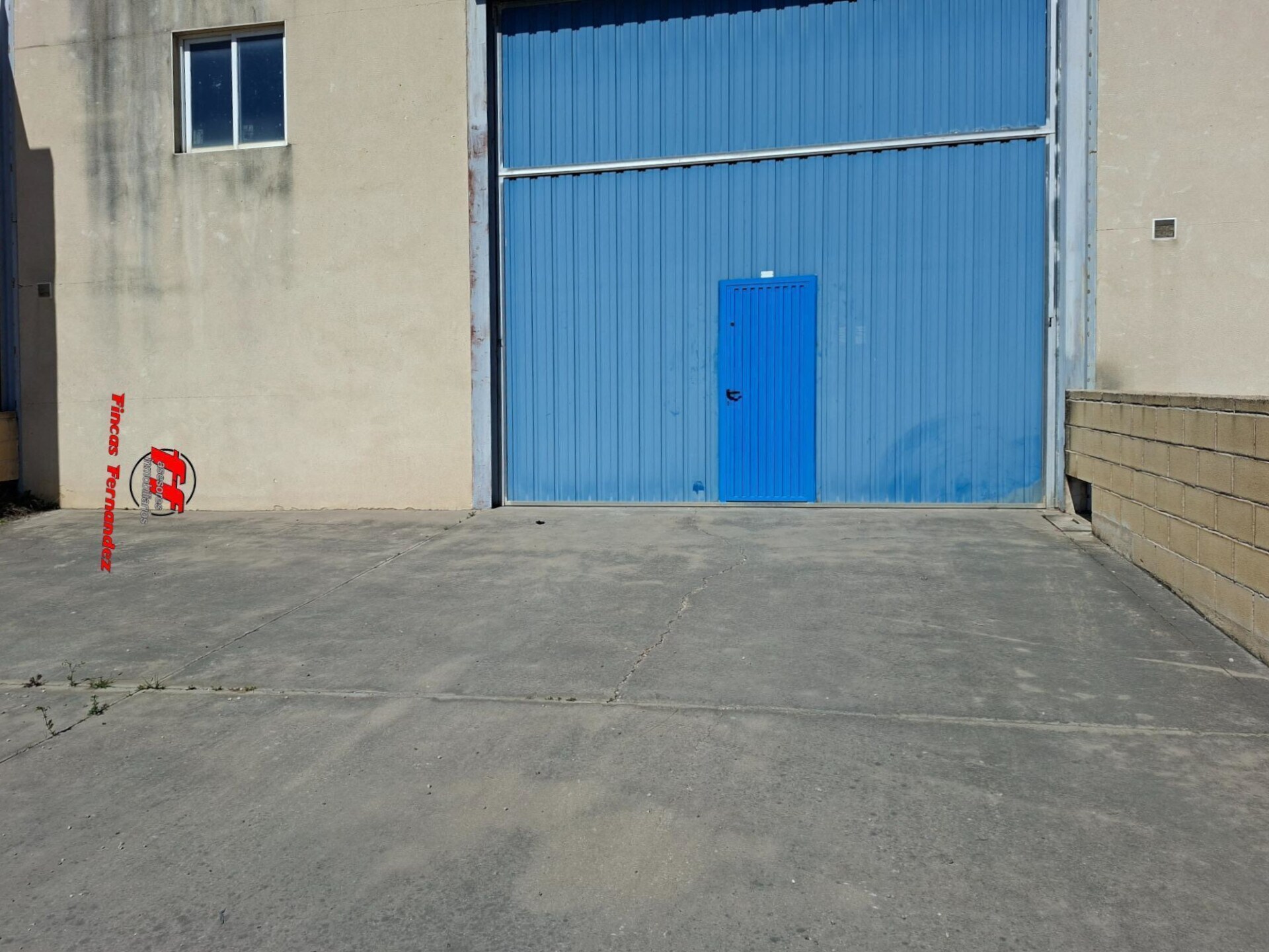 Industriel/Logistique dans Velilla de San Antonio, Madrid à vendre Photo principale– Image 1 sur 4