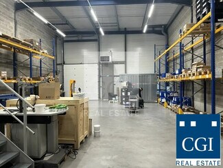 Plus de détails pour Local d'activités à louer