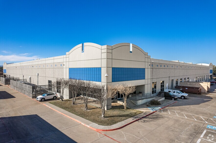 1460 N Glenville Dr, Richardson, TX à louer - Photo de l’immeuble – Image 3 sur 5