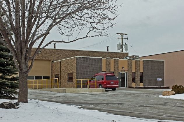 13111 Newburgh Rd, Livonia, MI à louer - Photo de l’immeuble – Image 2 sur 6