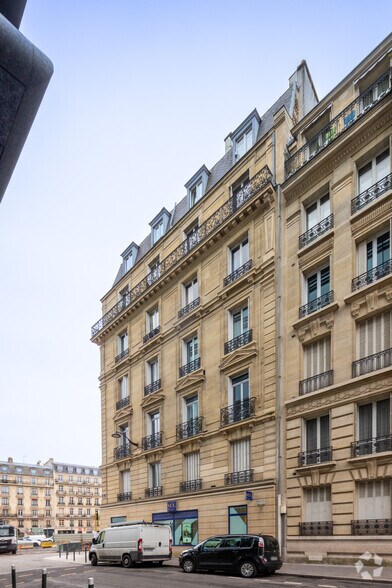 Bureau dans Neuilly-sur-Seine à louer - Photo de l’immeuble – Image 2 sur 2