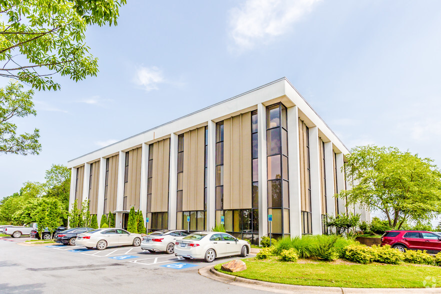 10802 Executive Center Dr, Little Rock, AR à louer - Photo principale – Image 1 sur 5