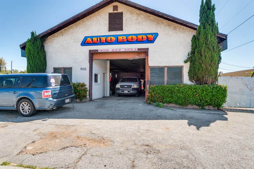 8265 Juniper Ave, Fontana, CA à vendre - Photo de l’immeuble – Image 3 sur 9
