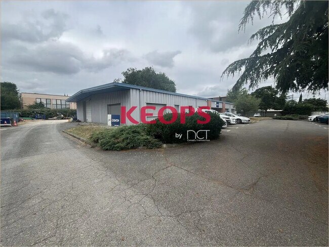 Plus de détails pour Local d'activités à louer