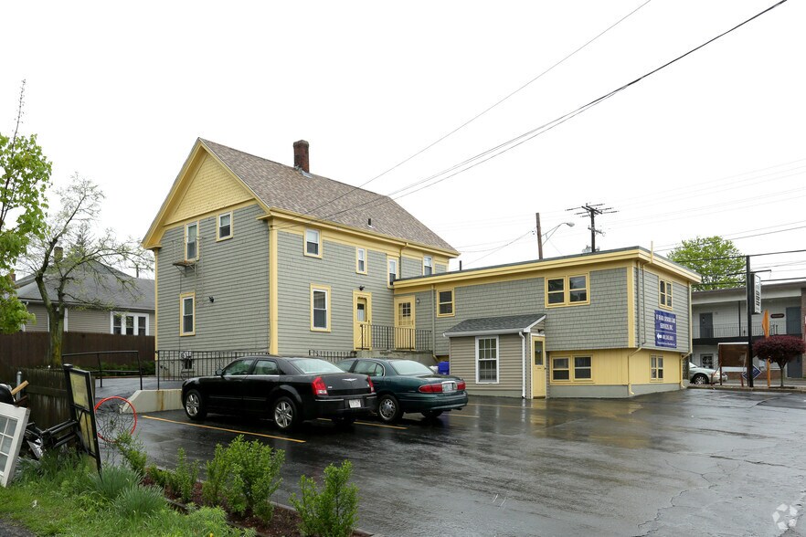 2400 Pawtucket Ave, East Providence, RI à louer - Photo de l’immeuble – Image 2 sur 16
