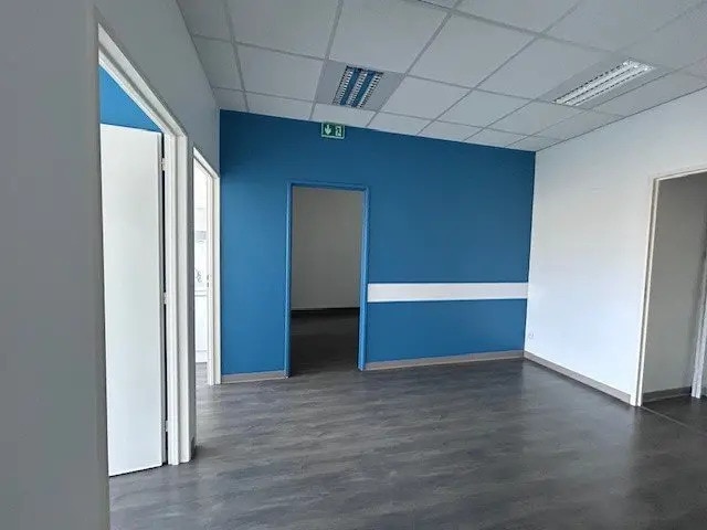 Local commercial dans Chalon-sur-Saône à louer - Photo intérieure – Image 1 sur 4