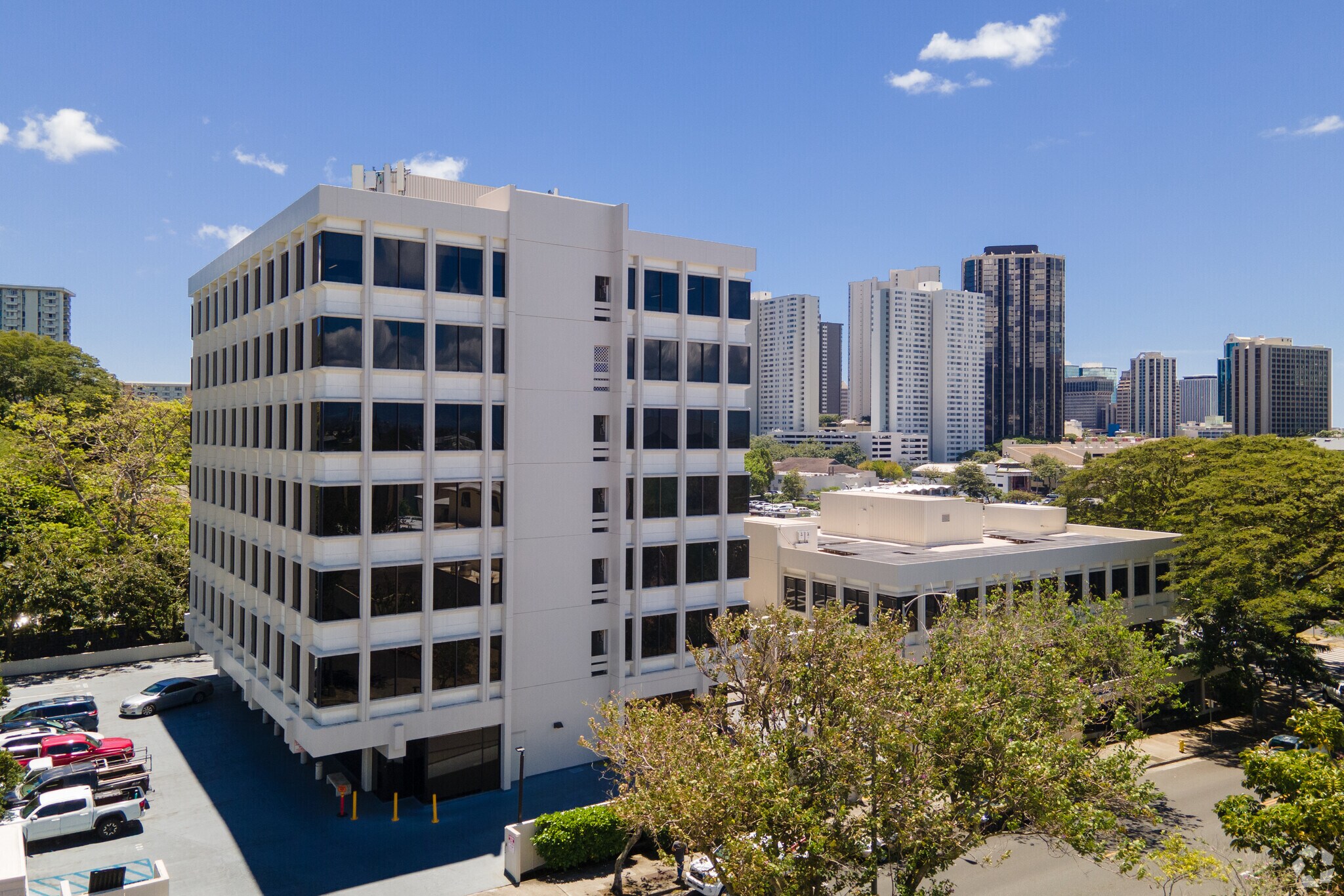 200 N Vineyard Blvd, Honolulu, HI à louer Photo principale– Image 1 sur 12