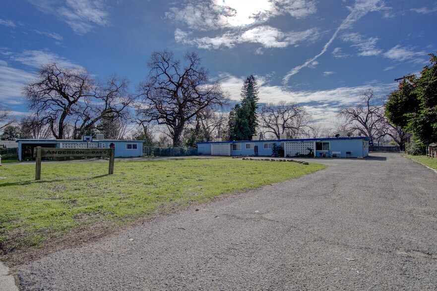 2980 Stingy Ln, Anderson, CA à vendre - Photo de l’immeuble – Image 1 sur 11