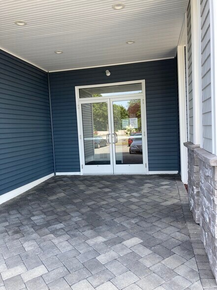 49 Boston Post Rd, Waterford, CT à louer - Photo intérieure – Image 3 sur 11