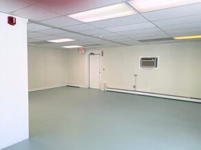 15 Church St, Merrimac, MA à louer Photo intérieure– Image 2 sur 6