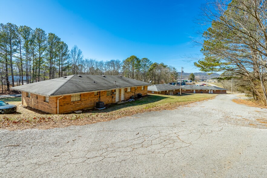26 Dolphin Ln, Ringgold, GA à vendre - Photo de l’immeuble – Image 3 sur 10