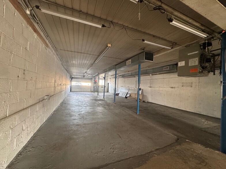 52A Mill Rd, Freeport, NY à louer - Photo de l’immeuble – Image 3 sur 5