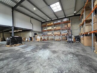 Plus de détails pour Local d'activités à louer