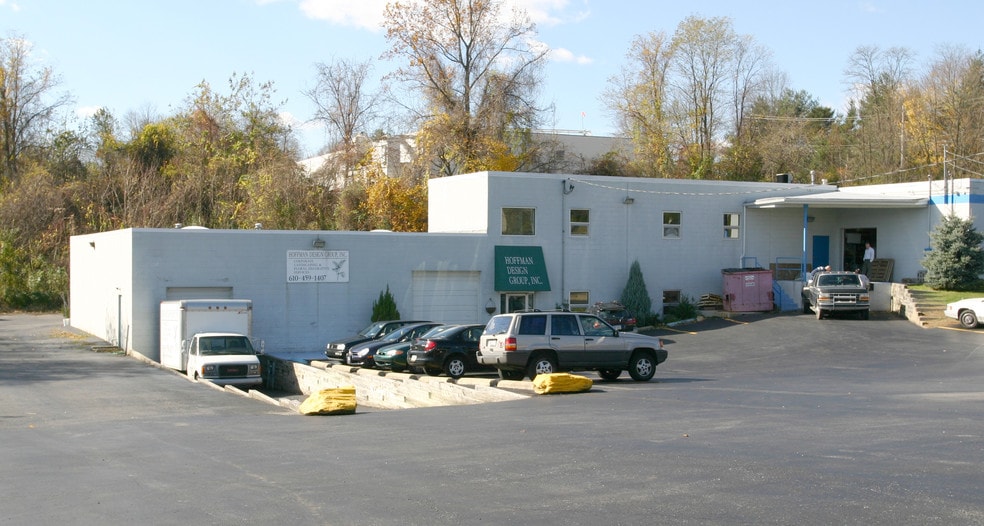 3 Mt Pleasant Dr, Aston, PA à louer - Photo de l’immeuble – Image 2 sur 3