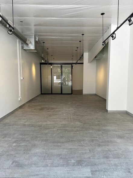 2612 E Colorado Blvd, Pasadena, CA à louer - Photo de l’immeuble – Image 3 sur 3