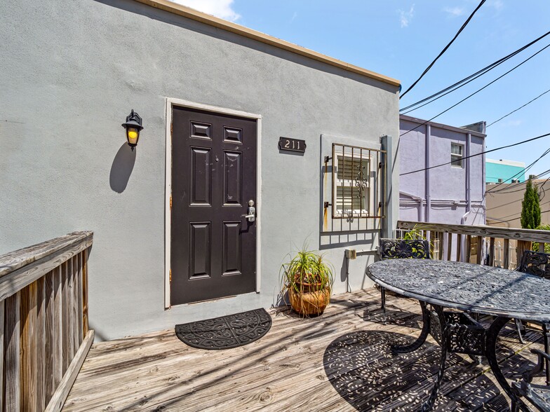 211 Orange Ave, Fort Pierce, FL à vendre - Photo de l’immeuble – Image 3 sur 23