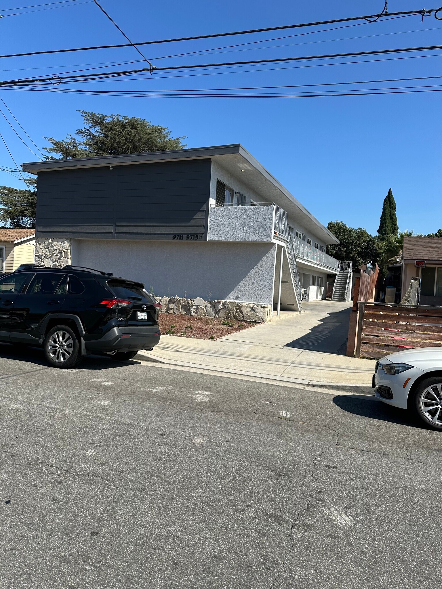 9711 Laurel St, Bellflower, CA à vendre Photo de l’immeuble– Image 1 sur 4