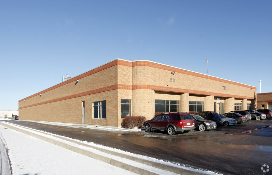 52 Armthorpe Rd, Brampton, ON à louer - Photo principale – Image 1 sur 2