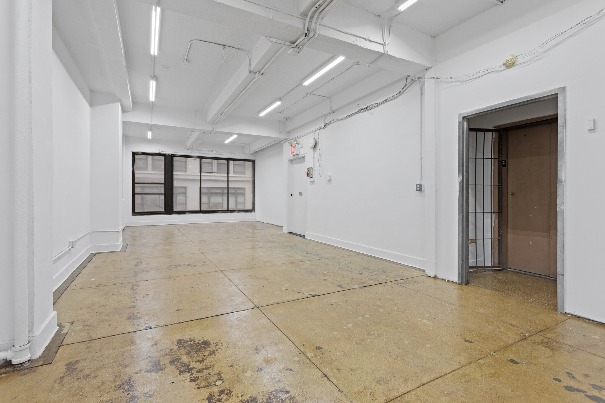 218 W 37th St, New York, NY à louer Photo intérieure– Image 1 sur 6