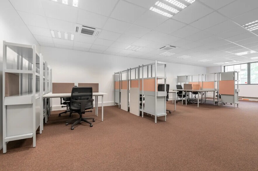 13 Rue Camille Desmoulins, Issy-les-Moulineaux à louer - Photo de l’immeuble – Image 3 sur 10