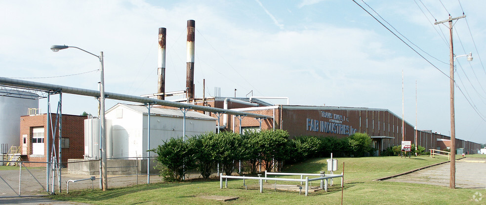 1515 W Academy St, Cherryville, NC à louer - Photo de l’immeuble – Image 2 sur 8