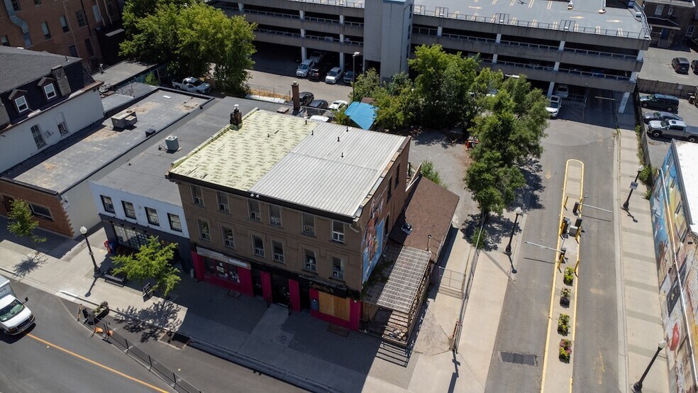 197 Hunter St W, Peterborough, ON à vendre - Photo de l’immeuble – Image 2 sur 18