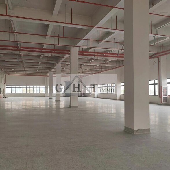 Industriel/Logistique dans Aulnay-sous-Bois à vendre - Photo intérieure – Image 2 sur 2