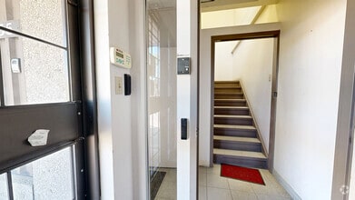 4555 Boul Des Grandes-Prairies, Saint-leonard, QC à louer Numérisation 3D Matterport– Image 1 sur 13