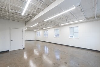 5015 Dodge St, Omaha, NE à louer Photo intérieure– Image 2 sur 12