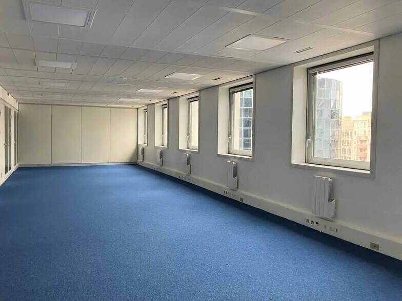 Bureau dans Courbevoie à louer - Photo de l’immeuble – Image 3 sur 7