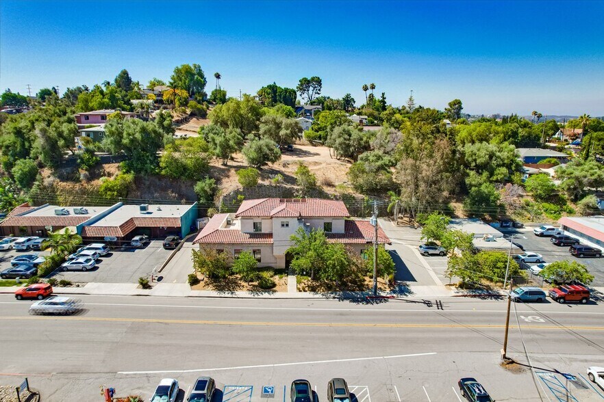 343 E Alvarado St, Fallbrook, CA à vendre - Photo de l’immeuble – Image 3 sur 86