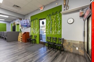 5181-5191 W Charleston Blvd, Las Vegas, NV à louer Photo intérieure– Image 2 sur 7