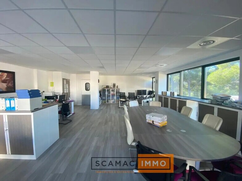 Bureau dans La Ciotat à louer - Photo intérieure – Image 2 sur 6