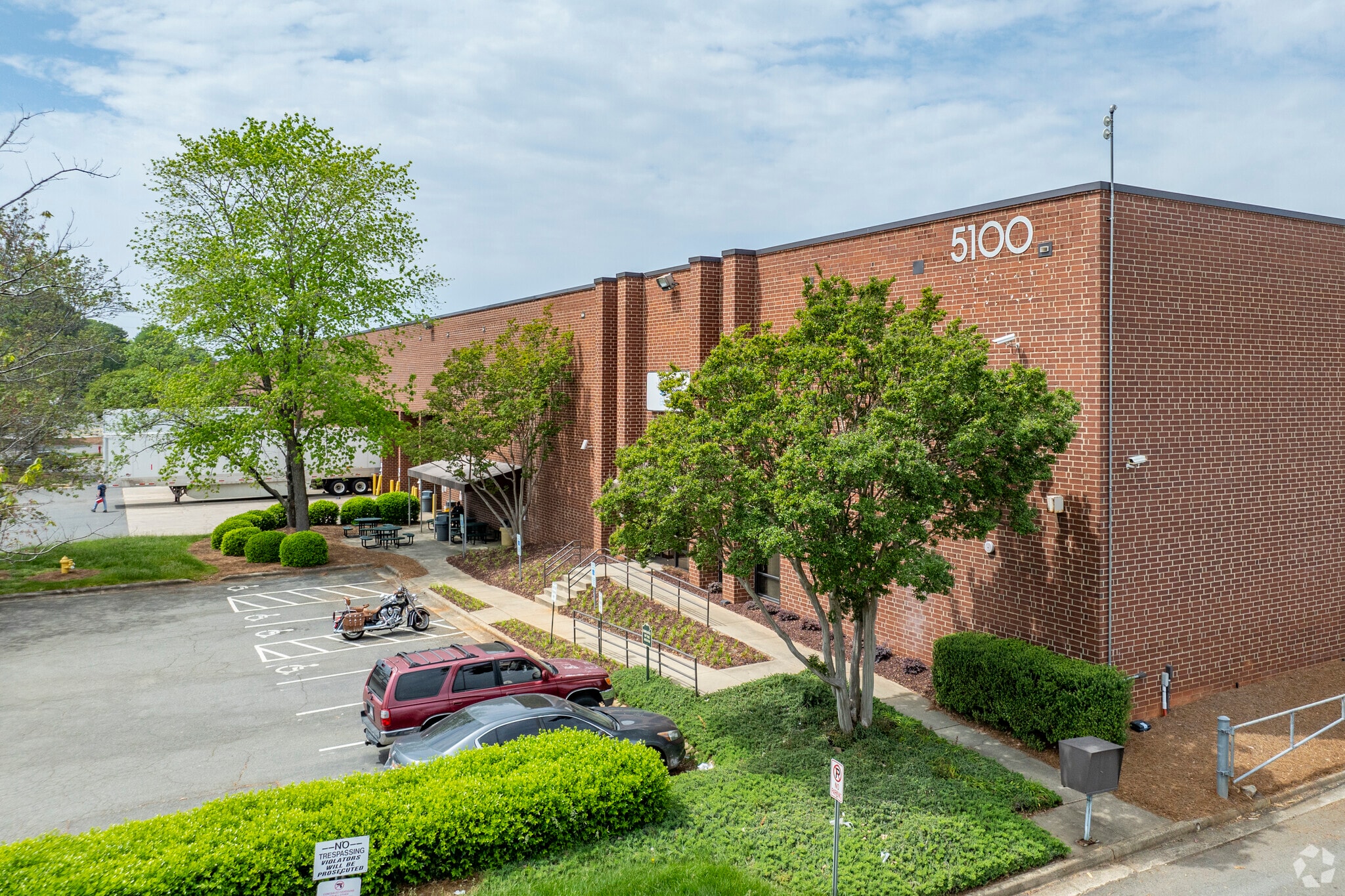5100 W WT Harris Blvd, Charlotte, NC à louer Photo principale– Image 1 sur 19