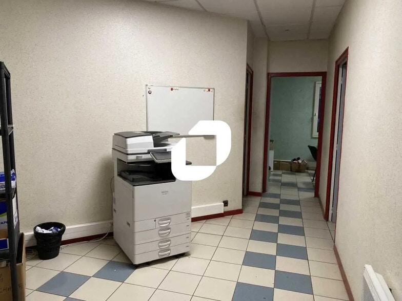 Local d'activités dans Beautiran à vendre - Photo de l’immeuble – Image 2 sur 6