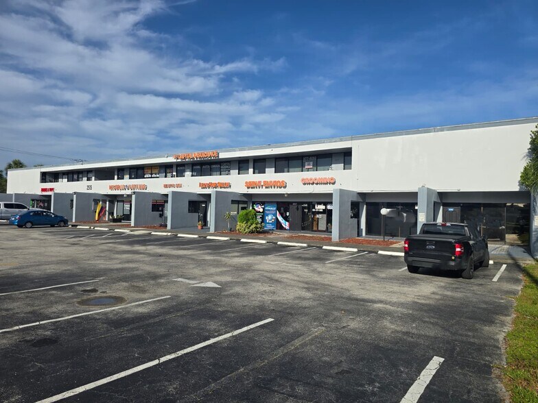 2501-2531 N State Road 7, Margate, FL à louer - Photo de l’immeuble – Image 2 sur 7