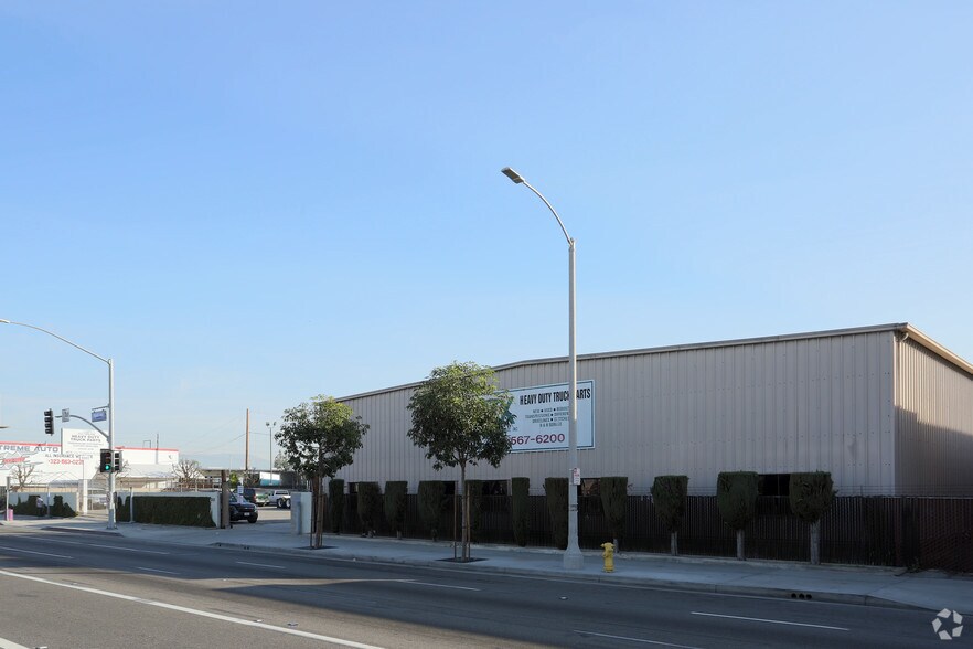 8660 Atlantic Ave, South Gate, CA à vendre - Photo de l’immeuble – Image 1 sur 4