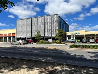 Plus de détails pour 915 NE 125th St, Miami, FL - Bureau à louer