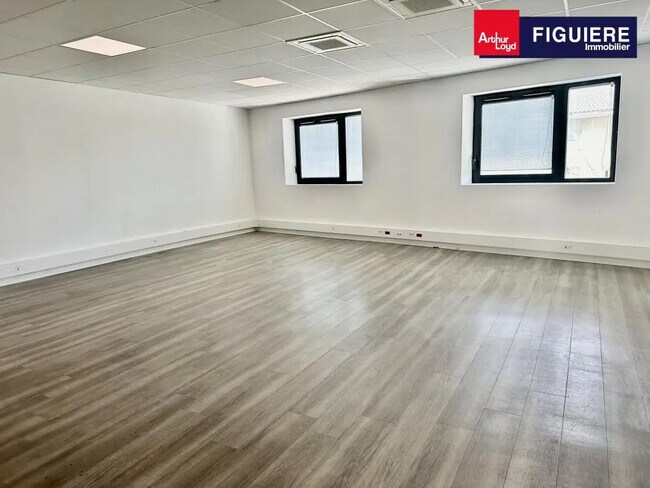 Plus de détails pour Bureau à vendre