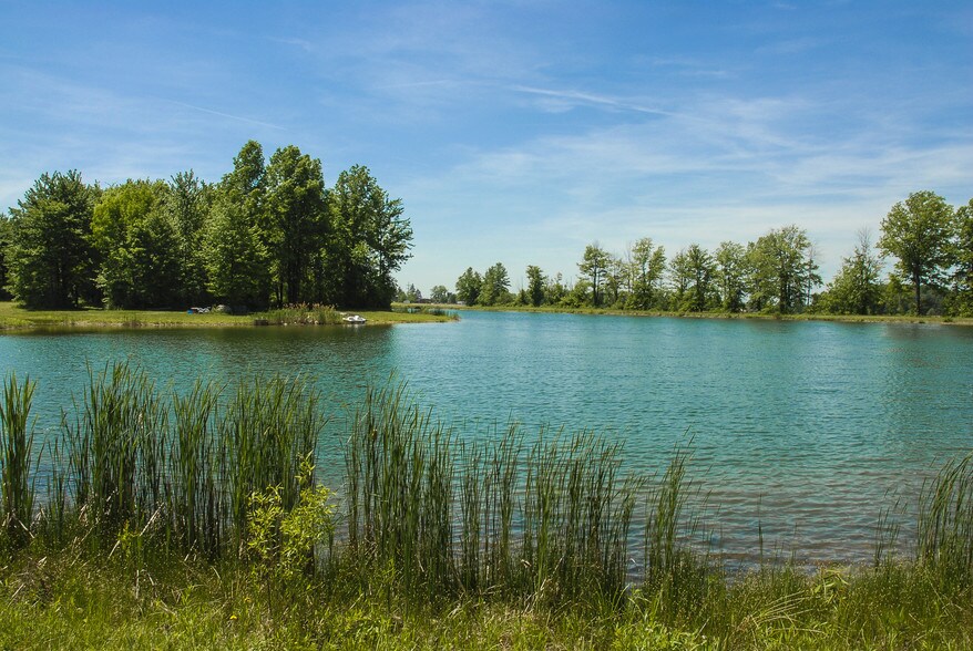 4075 King Graves Rd, Fowler, OH à vendre - Photo de l’immeuble – Image 2 sur 11