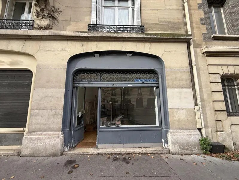 Local commercial dans Paris à louer Photo de l’immeuble– Image 1 sur 11