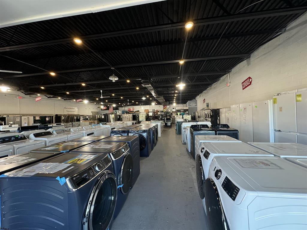 269 W White Horse Pike, Egg Harbor City, NJ à louer Photo de l’immeuble– Image 1 sur 6
