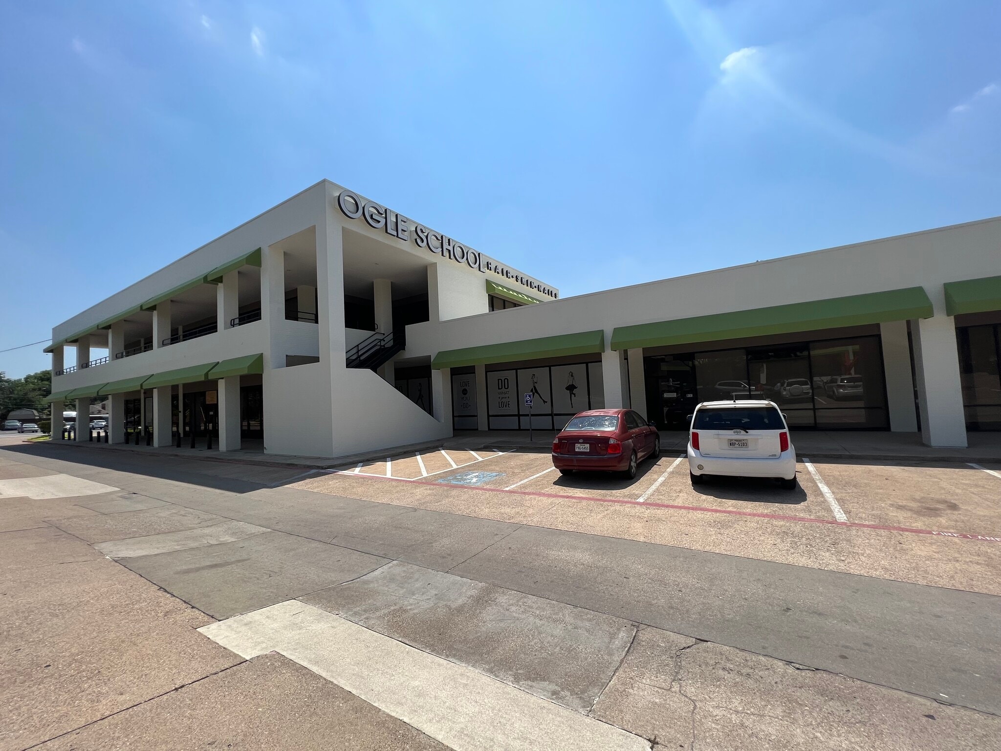2122 W Park Row Dr, Arlington, TX à vendre Photo de l’immeuble– Image 1 sur 4