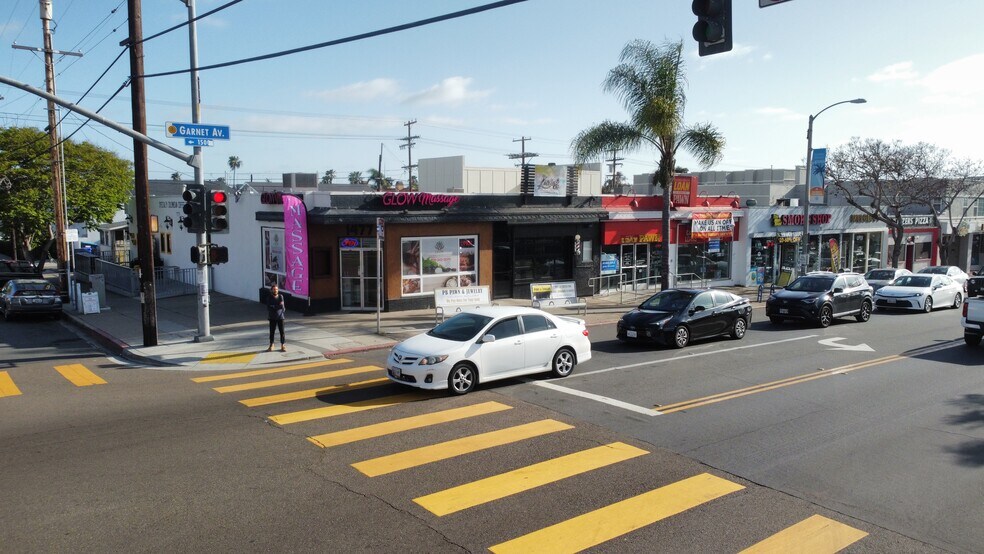 1471-1477 Garnet Ave, San Diego, CA à louer - Photo de l’immeuble – Image 3 sur 6