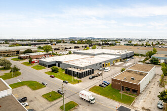 2850 Rue Botham, Saint-Laurent, QC - VUE AÉRIENNE  vue de carte