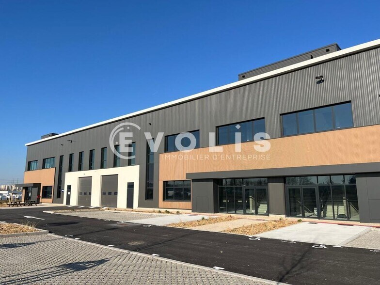 25 Route De Lyon, Saint-Priest à louer - Photo de l’immeuble – Image 2 sur 69