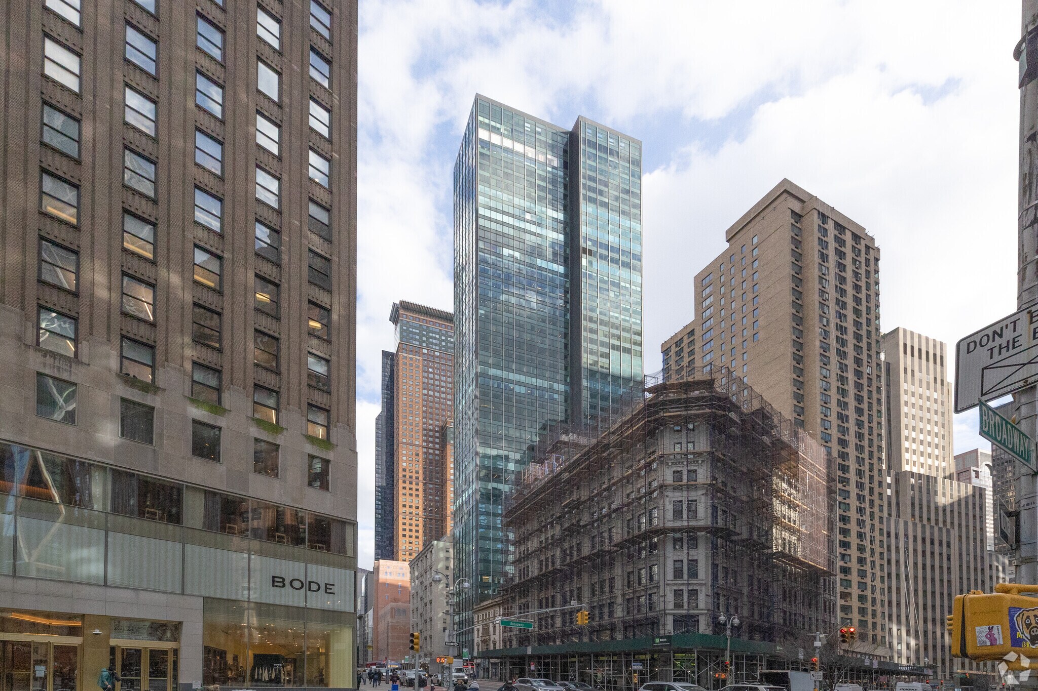 888 7th Ave, New York, NY à louer Photo de l’immeuble– Image 1 sur 28