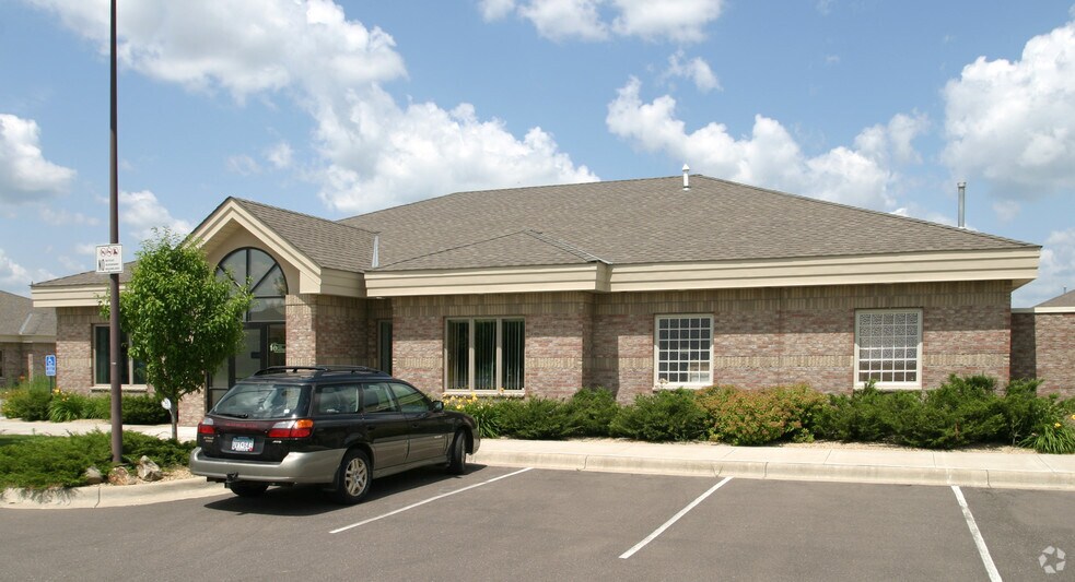 1881 NW Station Parkway, Andover, MN à louer - Photo de l’immeuble – Image 2 sur 50